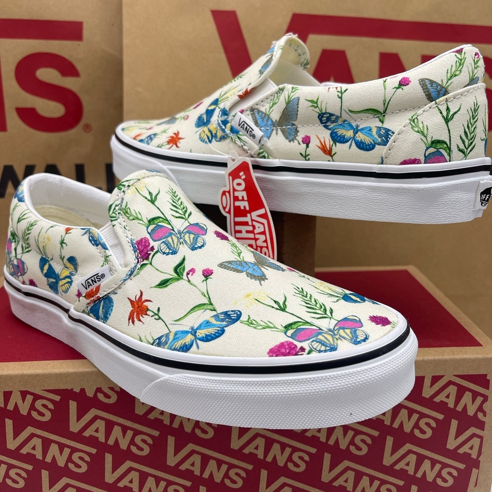 Vans Men's Classic Slip-On Butterfly Floral Marshmallow Sneakers
VN0A5AO8UC0 - Picture 9 of 16